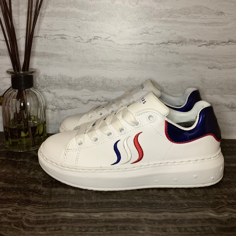 White Skechers Los Angeles Stride Shoes Size 7.5